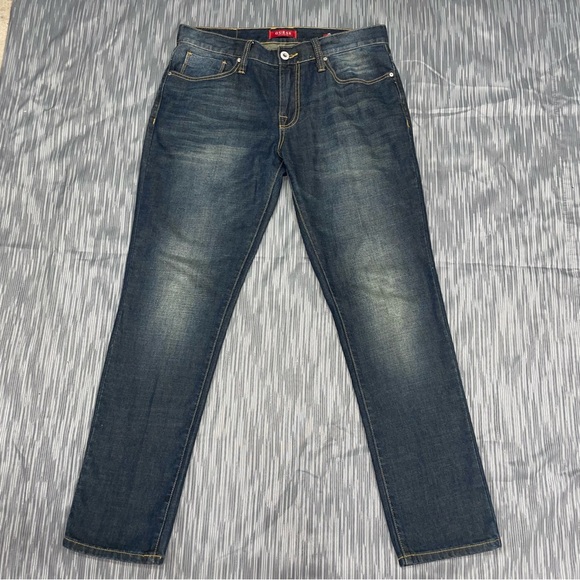 Guess Medium Rise Tapared Slim Haisted Fit Jean Size 34
Excellent Condition - Picture 3 of 14